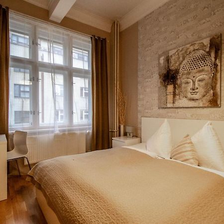 Design Apartment By Ruterra Прага Экстерьер фото